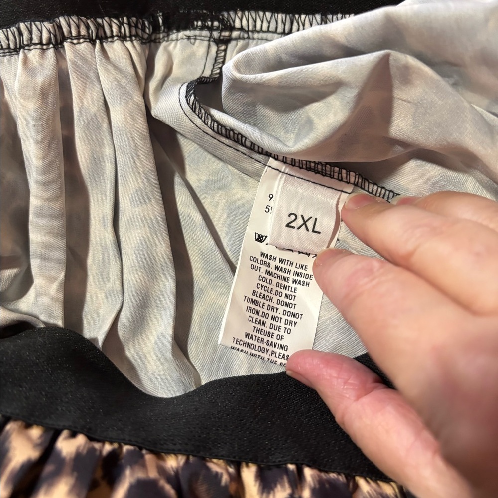 Leopard Print Women's Skirt - Picture 3 of 8